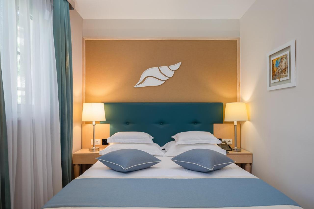 Aparthotel Flora Tucepi Exterior photo